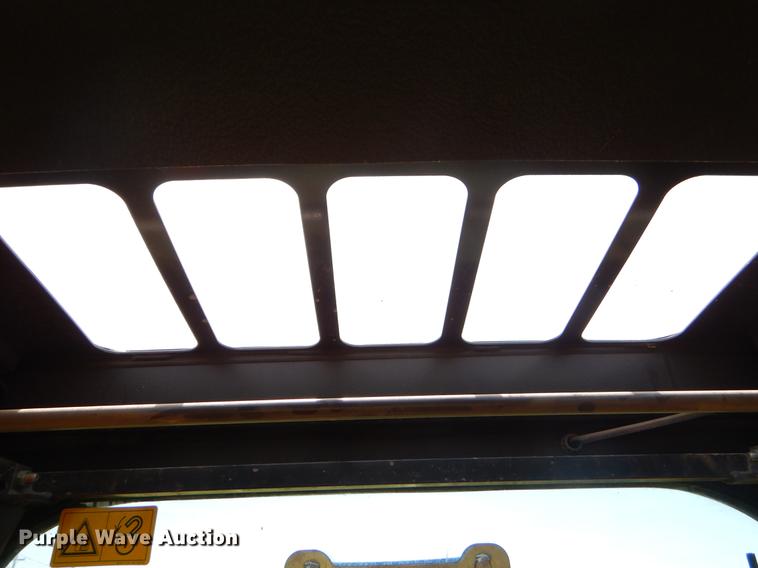 image for item EI9083 2015 Kubota SVL75-2 skid steer