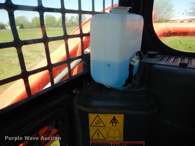 image for item EI9083 2015 Kubota SVL75-2 skid steer