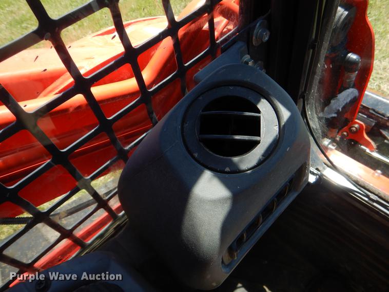 image for item EI9083 2015 Kubota SVL75-2 skid steer