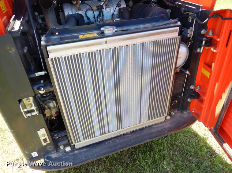 image for item EI9083 2015 Kubota SVL75-2 skid steer