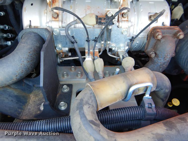 image for item EI9083 2015 Kubota SVL75-2 skid steer