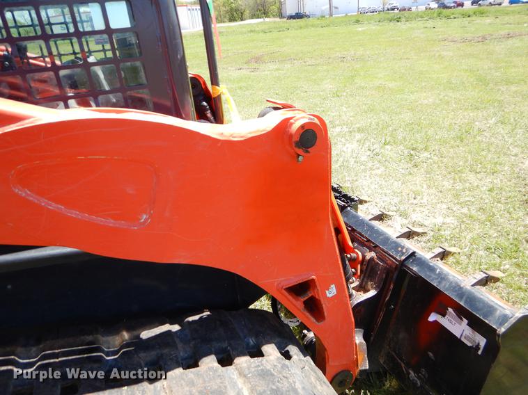 image for item EI9083 2015 Kubota SVL75-2 skid steer