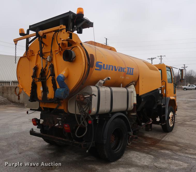 image for item AT9246 1993 Ford CF7000 street sweeper truck