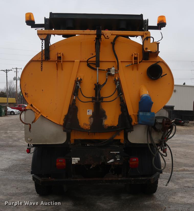 image for item AT9246 1993 Ford CF7000 street sweeper truck