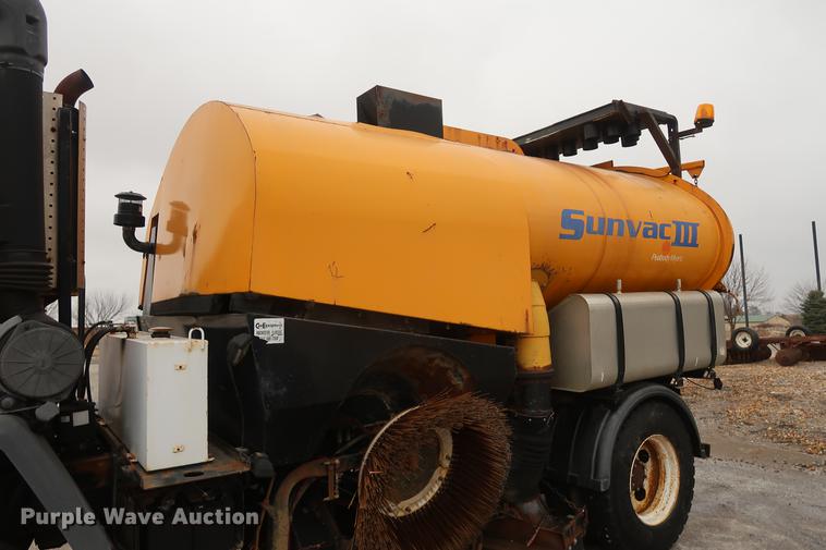 image for item AT9246 1993 Ford CF7000 street sweeper truck