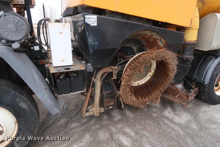 image for item AT9246 1993 Ford CF7000 street sweeper truck