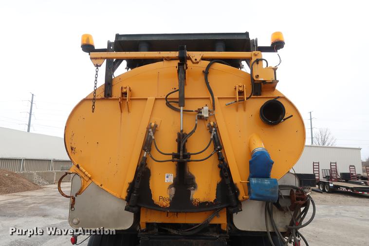 image for item AT9246 1993 Ford CF7000 street sweeper truck