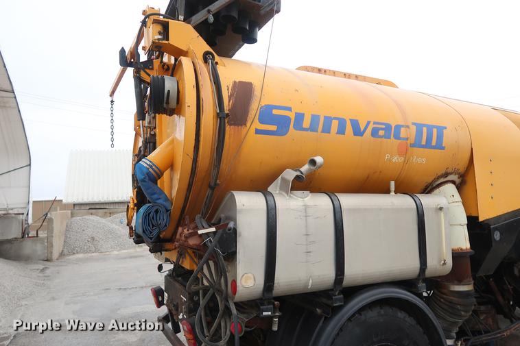 image for item AT9246 1993 Ford CF7000 street sweeper truck