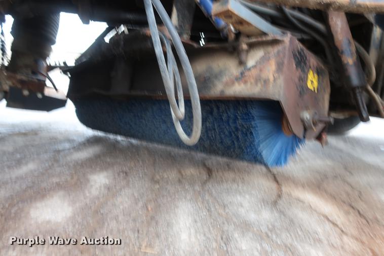 image for item AT9246 1993 Ford CF7000 street sweeper truck