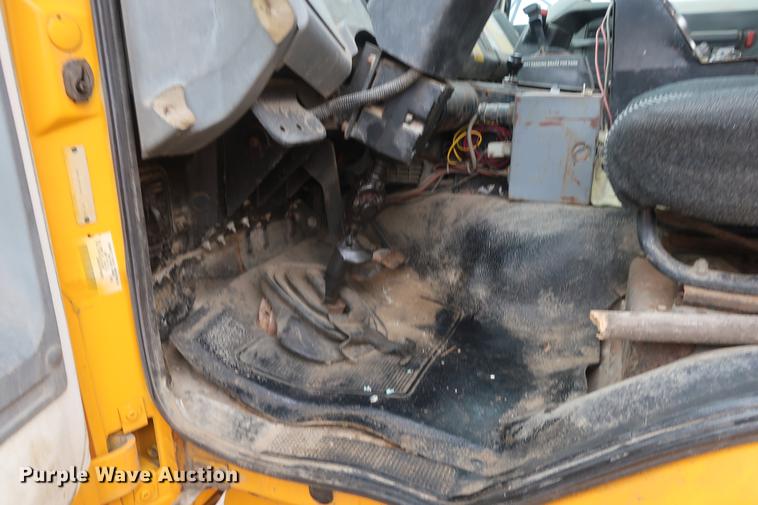 image for item AT9246 1993 Ford CF7000 street sweeper truck