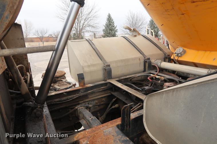 image for item AT9246 1993 Ford CF7000 street sweeper truck