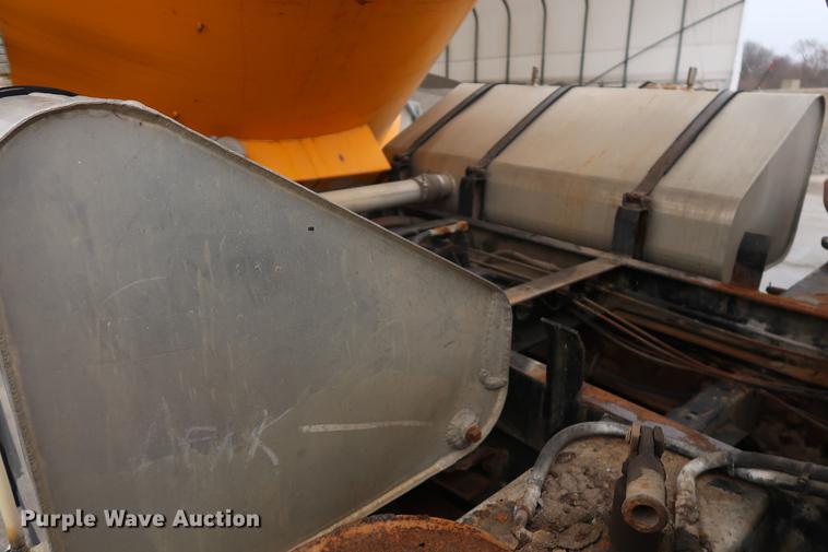 image for item AT9246 1993 Ford CF7000 street sweeper truck