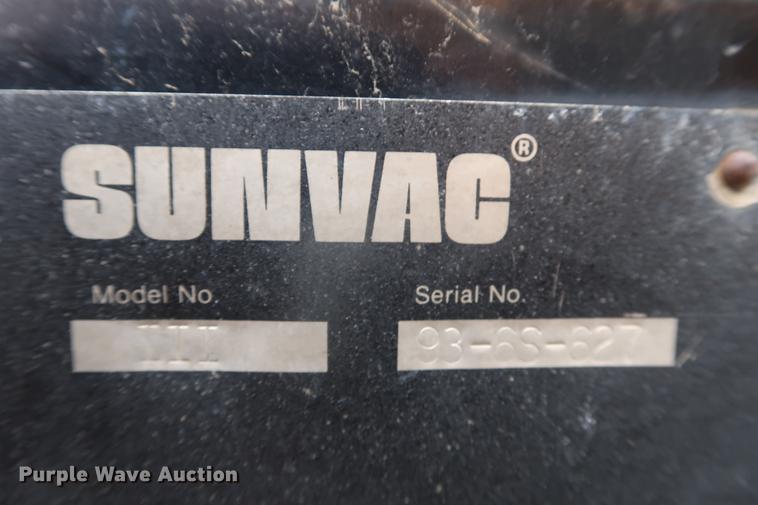 image for item AT9246 1993 Ford CF7000 street sweeper truck