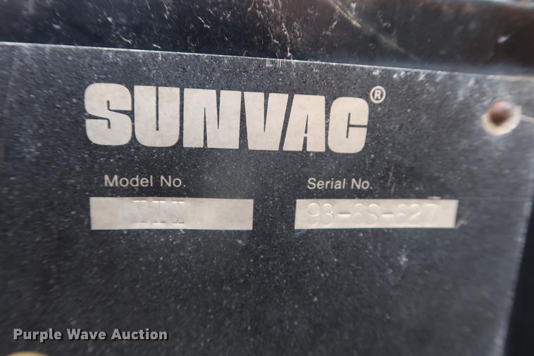 image for item AT9246 1993 Ford CF7000 street sweeper truck