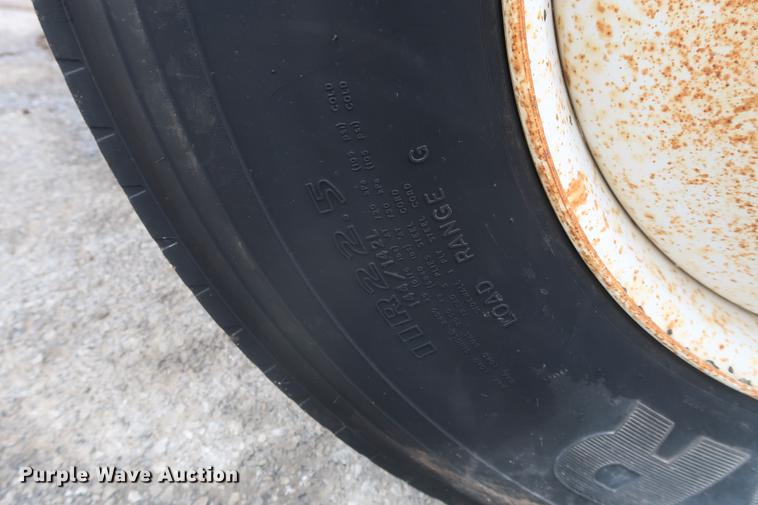 image for item AT9246 1993 Ford CF7000 street sweeper truck