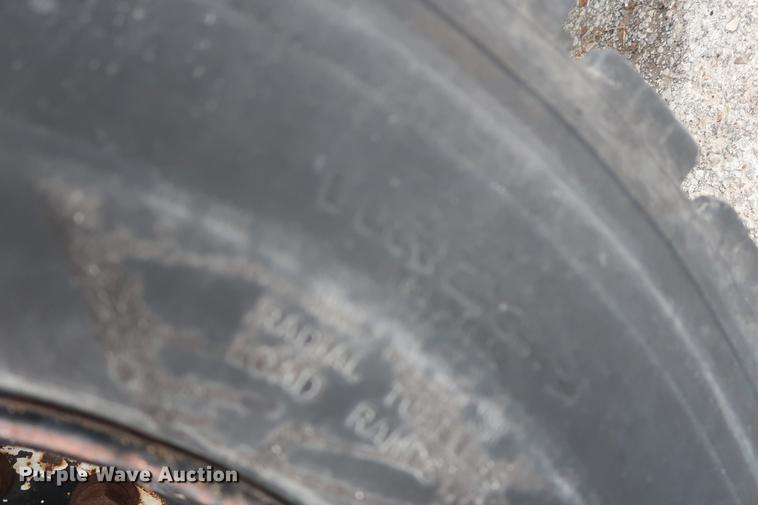 image for item AT9246 1993 Ford CF7000 street sweeper truck