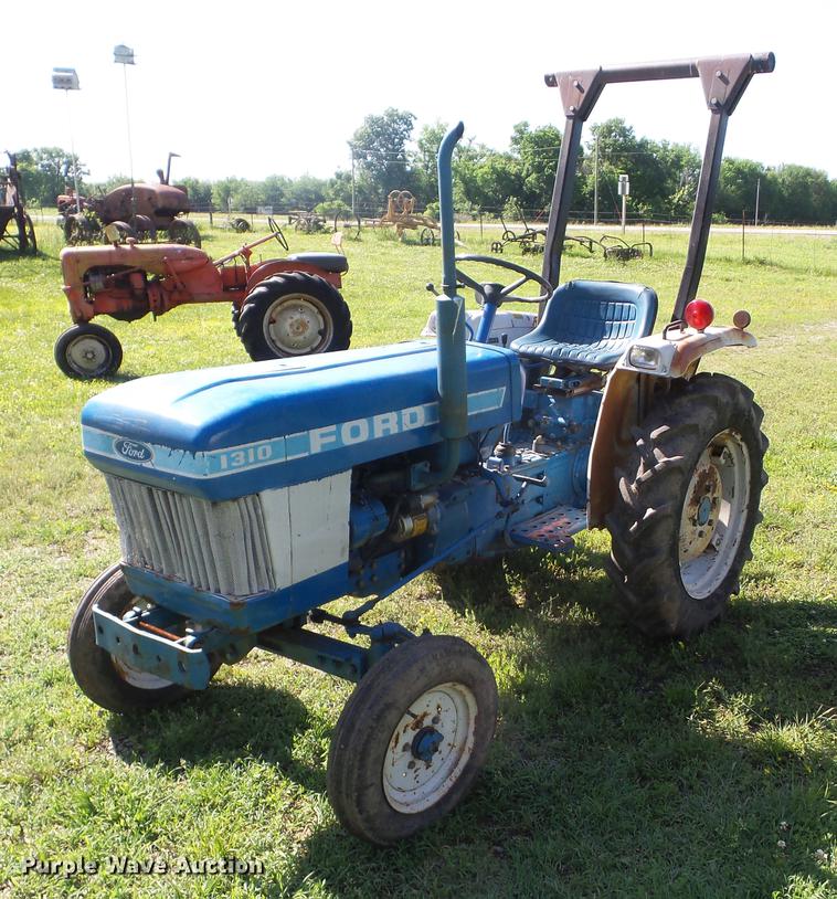 image for item BI9522 Ford 1310 tractor