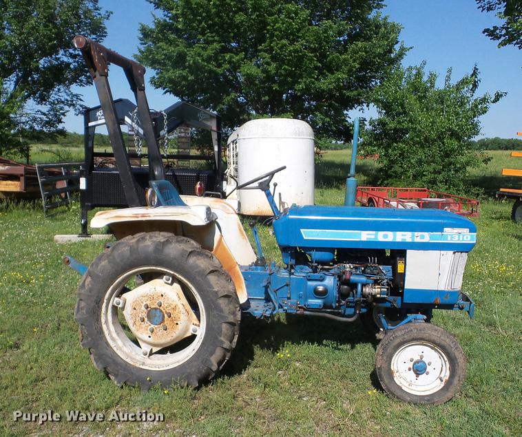 image for item BI9522 Ford 1310 tractor