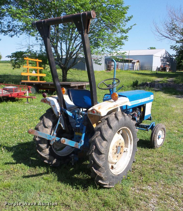image for item BI9522 Ford 1310 tractor
