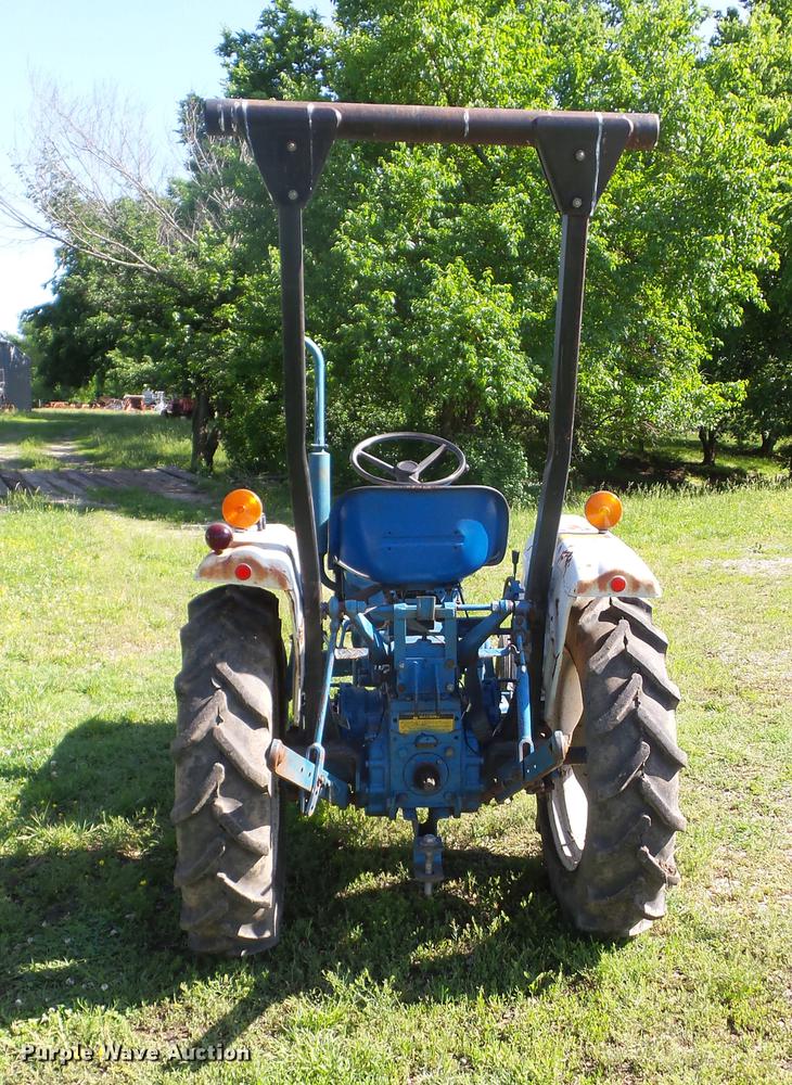 image for item BI9522 Ford 1310 tractor