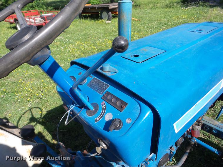 image for item BI9522 Ford 1310 tractor