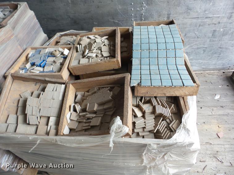 image for item BI9537 (22) pallets of tile