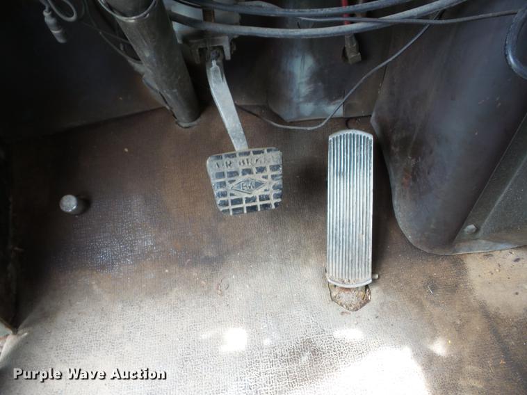 image for item BI9538 1985 Am General flatbed truck