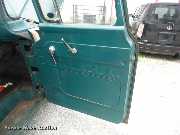 image for item BI9539 1960 Ford F100 pickup truck