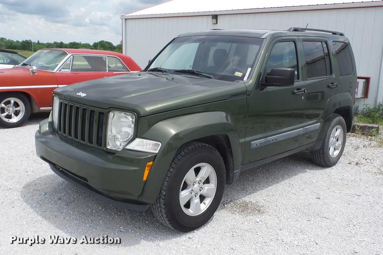 image for item BI9541 2009 Jeep Liberty SUV