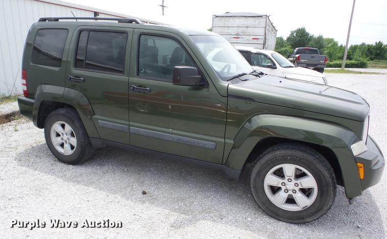 image for item BI9541 2009 Jeep Liberty SUV