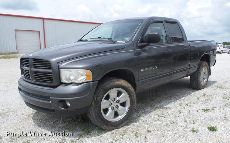 image for item BI9543 2004 Dodge Ram 1500 Quad Cab pickup truck