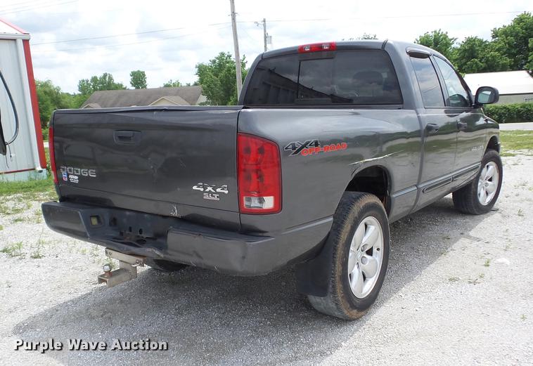 image for item BI9543 2004 Dodge Ram 1500 Quad Cab pickup truck