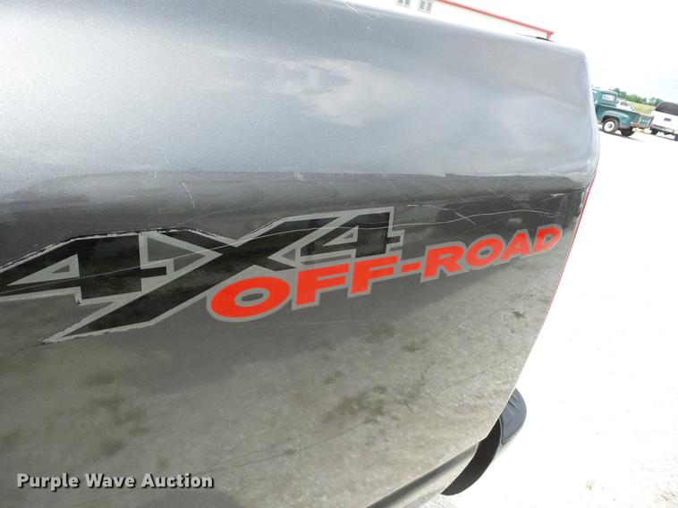 image for item BI9543 2004 Dodge Ram 1500 Quad Cab pickup truck