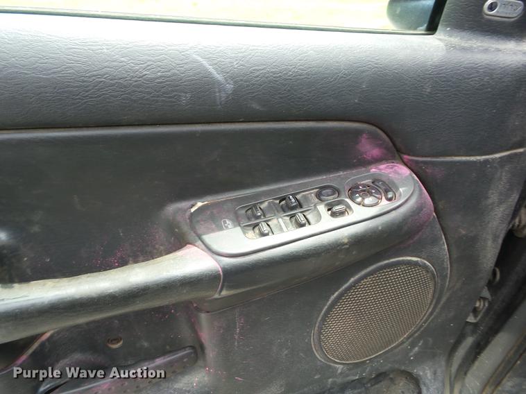 image for item BI9543 2004 Dodge Ram 1500 Quad Cab pickup truck