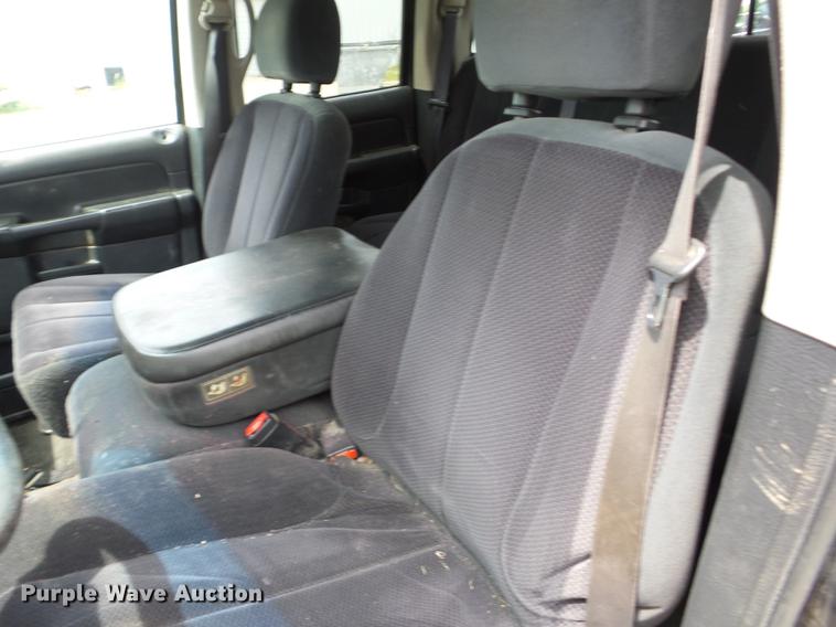 image for item BI9543 2004 Dodge Ram 1500 Quad Cab pickup truck