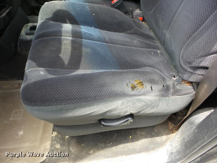 image for item BI9543 2004 Dodge Ram 1500 Quad Cab pickup truck