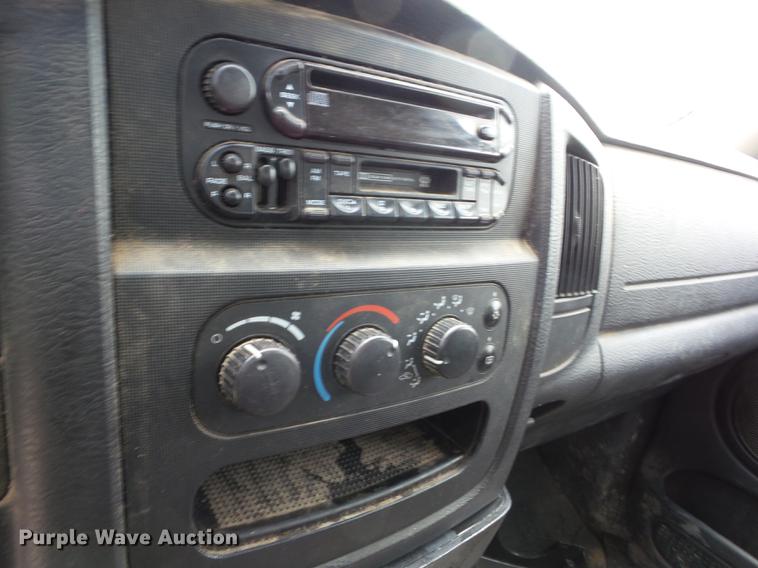 image for item BI9543 2004 Dodge Ram 1500 Quad Cab pickup truck