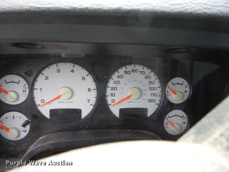 image for item BI9543 2004 Dodge Ram 1500 Quad Cab pickup truck