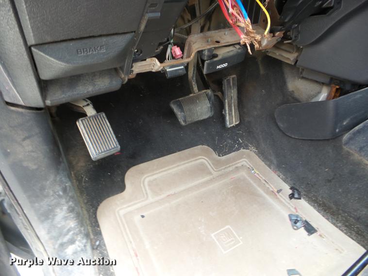 image for item BI9543 2004 Dodge Ram 1500 Quad Cab pickup truck