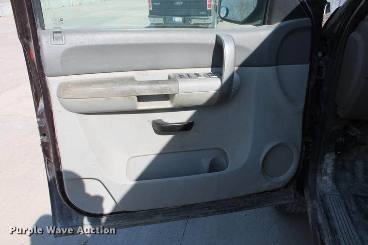 image for item DB5179 2008 Chevrolet Silverado 2500HD LS Ext. Cab pickup truck