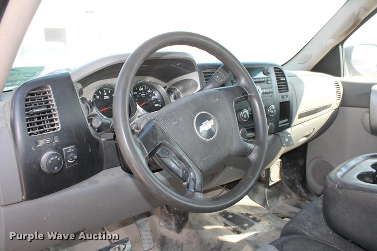 image for item DB5179 2008 Chevrolet Silverado 2500HD LS Ext. Cab pickup truck