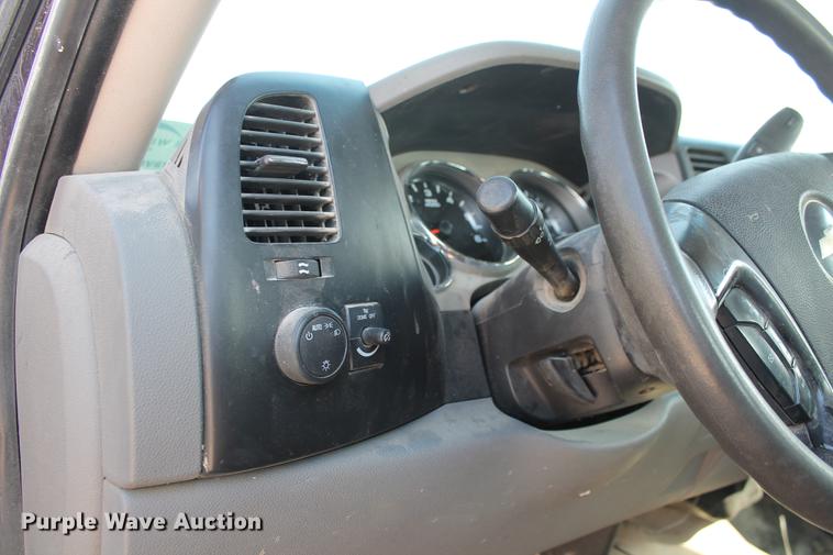 image for item DB5179 2008 Chevrolet Silverado 2500HD LS Ext. Cab pickup truck