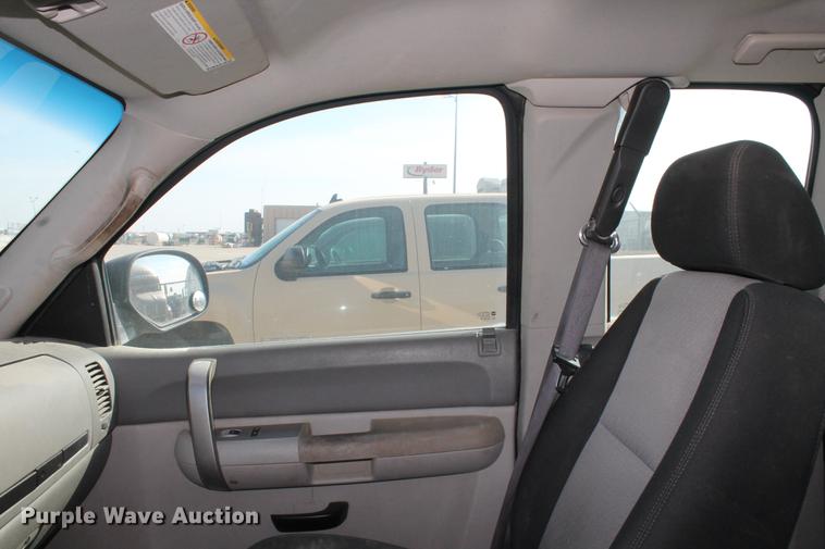 image for item DB5179 2008 Chevrolet Silverado 2500HD LS Ext. Cab pickup truck