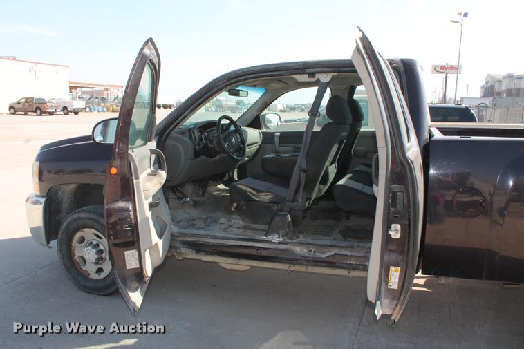 image for item DB5179 2008 Chevrolet Silverado 2500HD LS Ext. Cab pickup truck