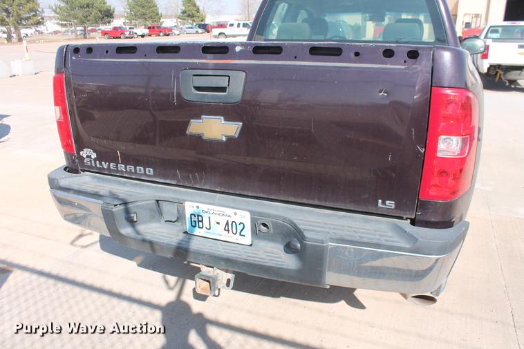 image for item DB5179 2008 Chevrolet Silverado 2500HD LS Ext. Cab pickup truck