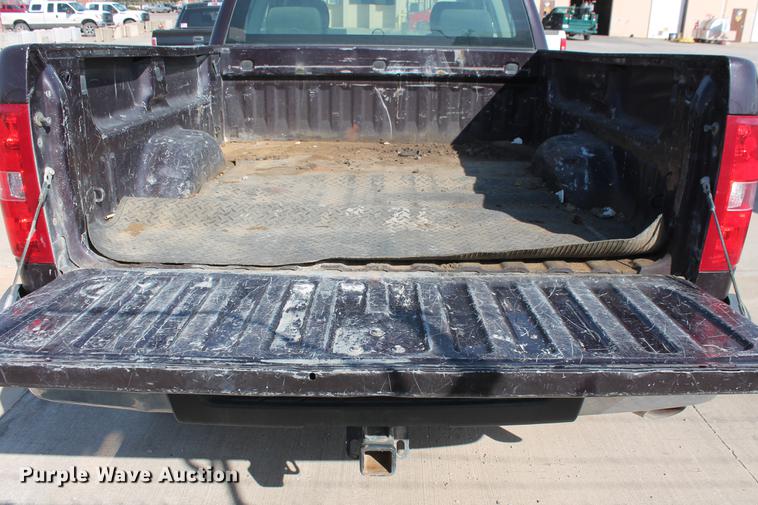 image for item DB5179 2008 Chevrolet Silverado 2500HD LS Ext. Cab pickup truck