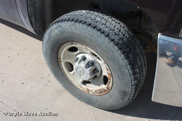 image for item DB5179 2008 Chevrolet Silverado 2500HD LS Ext. Cab pickup truck