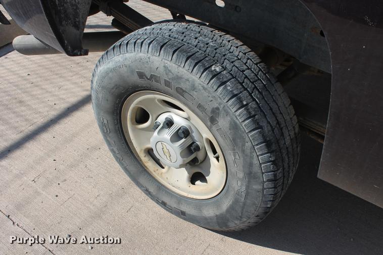 image for item DB5179 2008 Chevrolet Silverado 2500HD LS Ext. Cab pickup truck