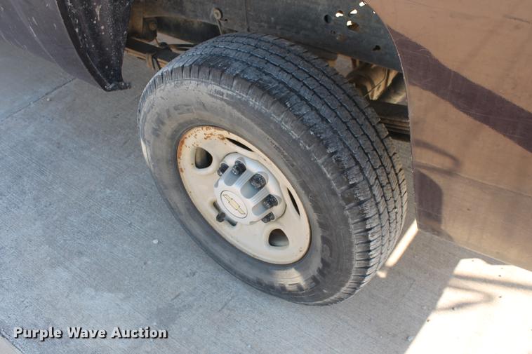 image for item DB5179 2008 Chevrolet Silverado 2500HD LS Ext. Cab pickup truck