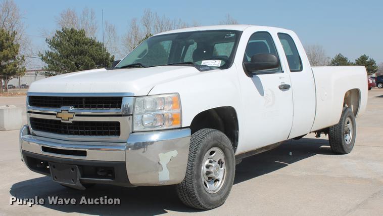 image for item DB5180 2007 Chevrolet Silverado 2500HD LS Ext. Cab pickup truck